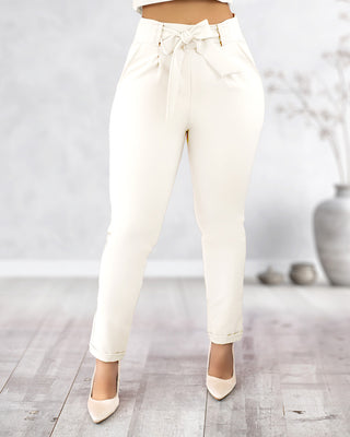 Pantalón Blanco De Lazo Y Bolsillos