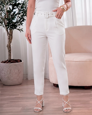 Pantalón blanco de hebilla forrada