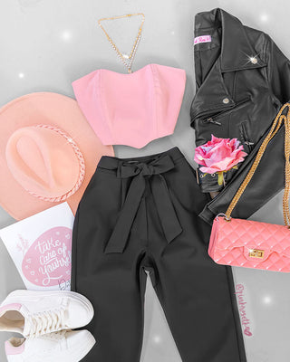 Chaqueta cuerina negra y cremalleras