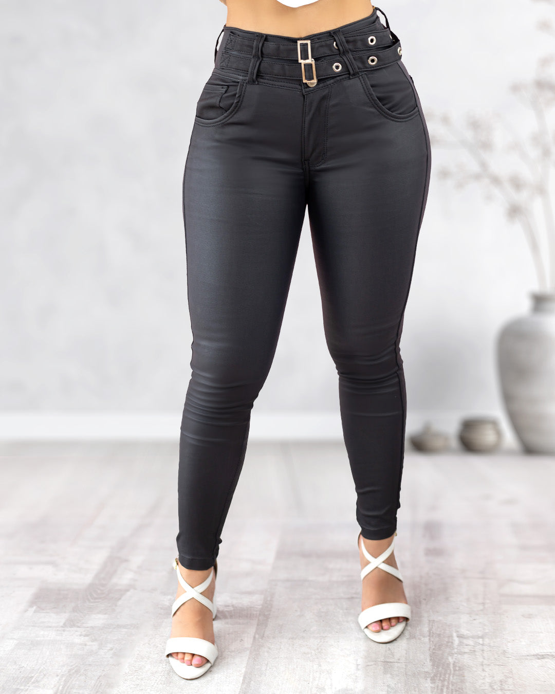 Pantalon skinny cuerina doble hebilla