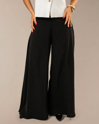 Pantalón negro palazo sencillo