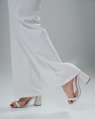 Pantalón Blanco Con Prenses y Bota Ancha