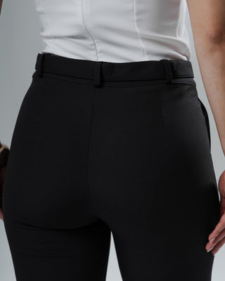 Pantalón Bota Ancha con Correa de Hebilla