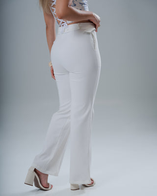 Pantalón Bota Ancha con Correa de Hebilla