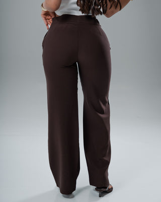 PANTALON SENCILLO CON VENA BOTA ANCHA