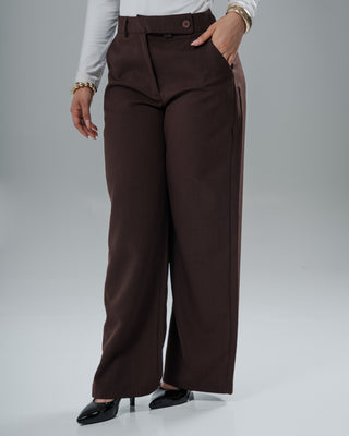 Pantalón de bota ancha con botón lateral