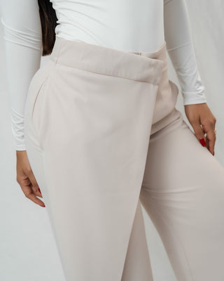 Pantalón Bota Ancha con Sobrecapa