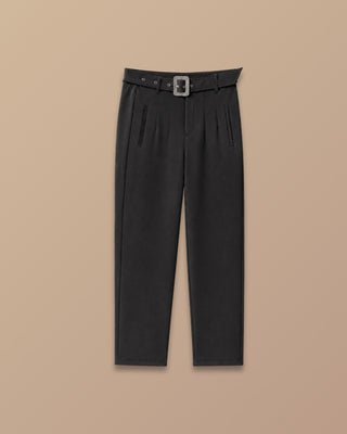 PANTALON NEGRO CON PRENSES Y CORREA DE HEBILLA FORRADA