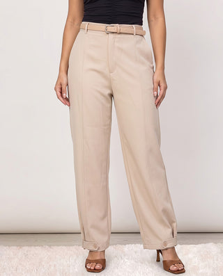 PANTALON CAMEL CON VENA Y CORREA BOTA CON PASADOR