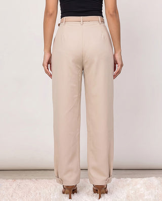 PANTALON CAMEL CON VENA Y CORREA BOTA CON PASADOR