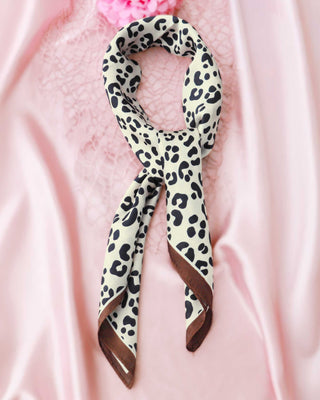 Pañoleta con Estampado Animal Print Guepardo