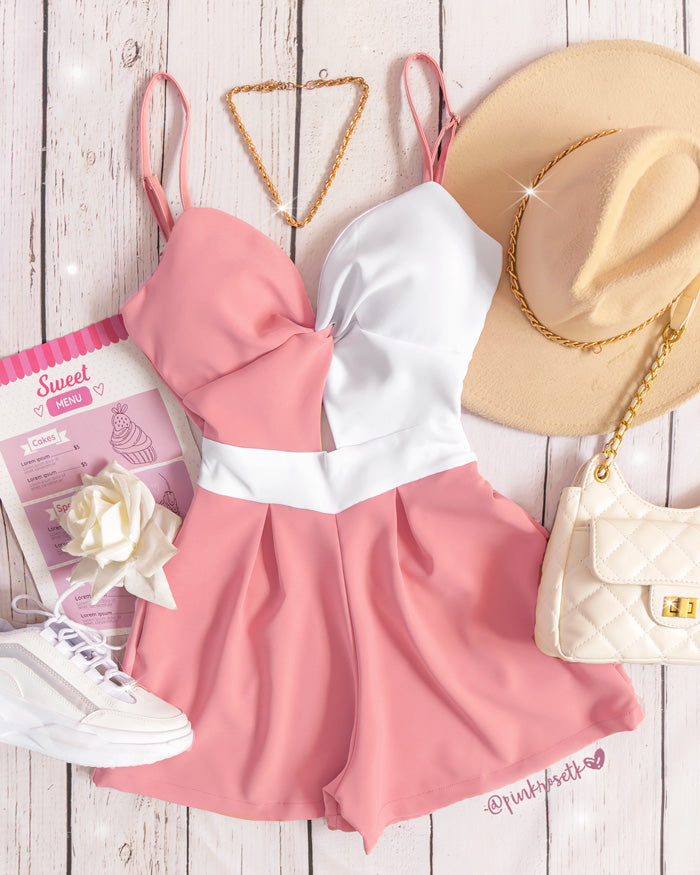 Romper bicolor blanco y rosado top de nudo y short