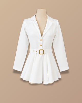 Romper blanco de manga larga con 2 botones y correa