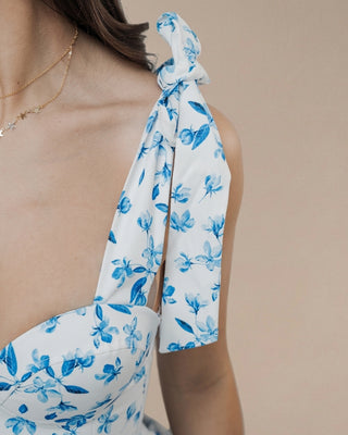 ROMPER DE COPAS Y TIRAS DE AMARRAR CON FLORES AZULES