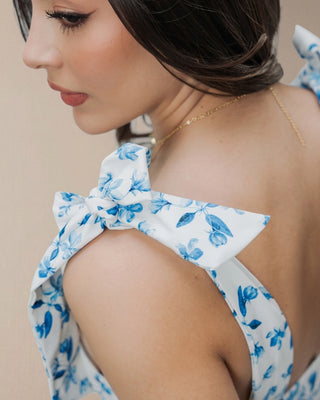 ROMPER DE COPAS Y TIRAS DE AMARRAR CON FLORES AZULES