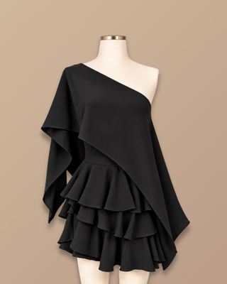 ROMPER NEGRO CON BOLEROS ARRIBA TIPO CAPA