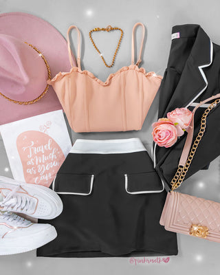 Set negro y franja blanca blazer y falda short bolsillos falsos