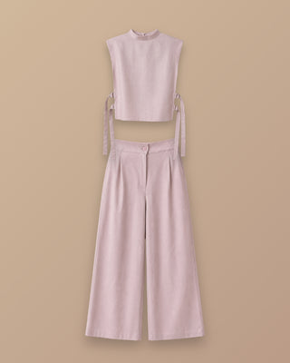SET BEIGE DE PANTALON Y BLUSA DE  AMARRAR  AL LADO