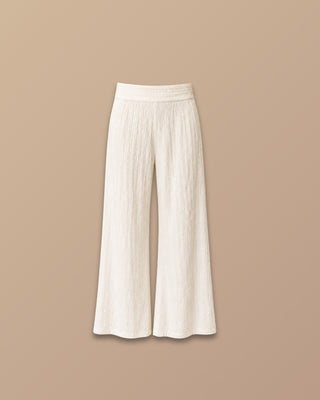 SET BLANCO DE PANTALON Y BLUSA CON CAPA