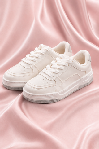 TENIS BLANCOS CON SUELA PLANA