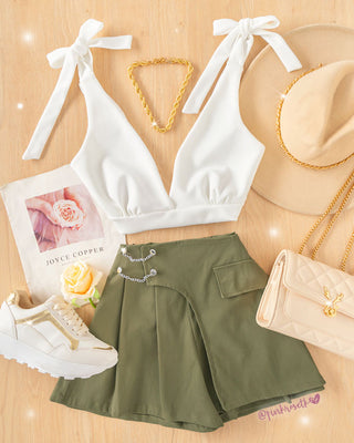 Falda short verde con tapa y cadenas
