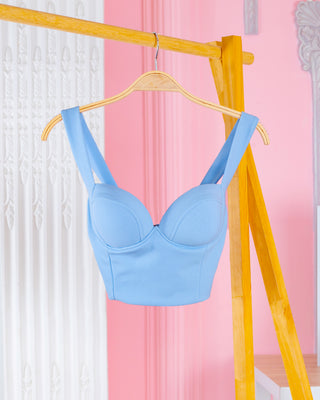 Crop top con copas tiras gruesas y cremallera atrás