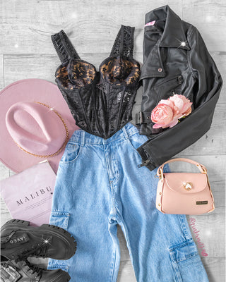 Crop Top Negro de Tiras con Encaje