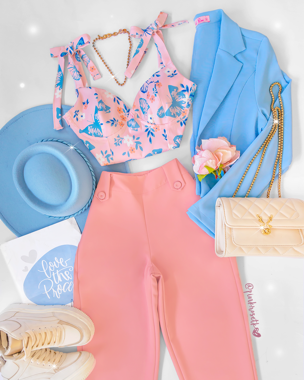Bustier rosado limonada de moñitos con estampado mariposas azules