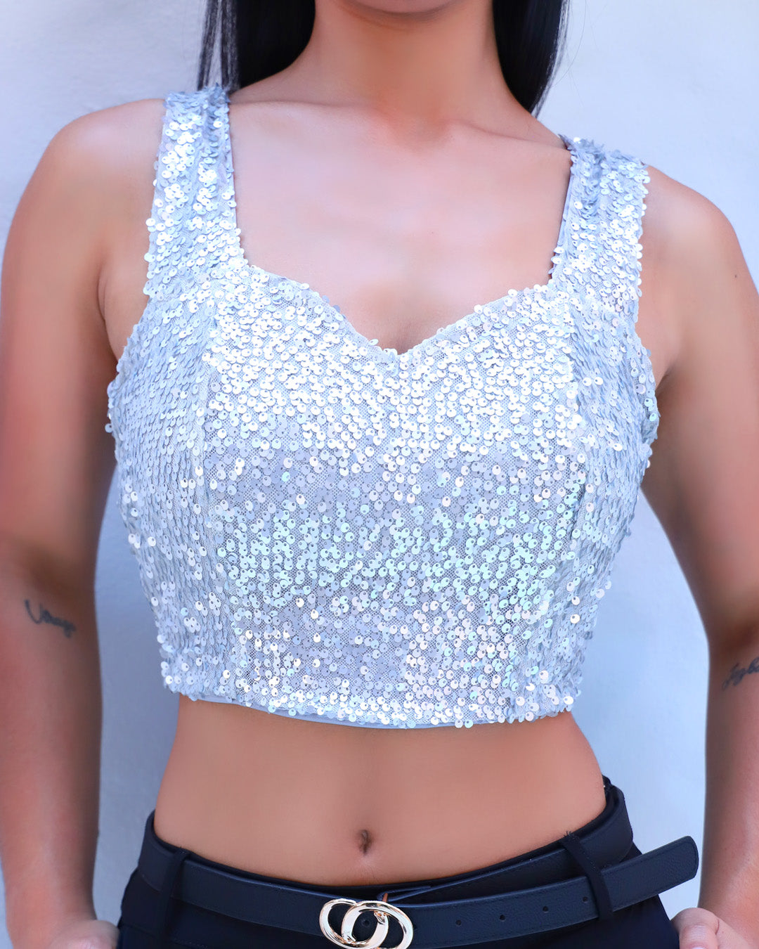 CROP TOP LENTEJUELAS ESCOTE CORAZON