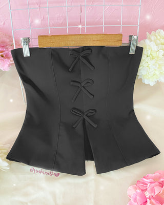 Crop top strapless con copas y 3 moños adelante