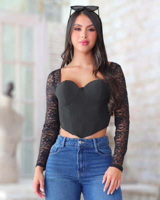 Crop Top Negro de Manga Larga en Encaje