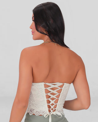 Crop top de encaje strapless con copas