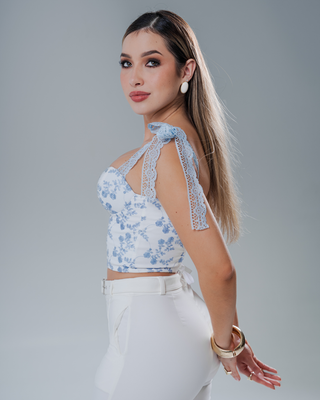 Crop Top Flores Bordadas con Tiras para Amarrar