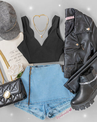 Chaqueta cuerina negra y cremalleras