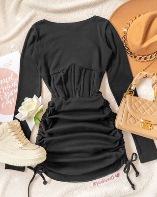 Vestido negro en rib manga larga tipo corsé