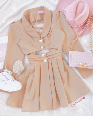 Vestido camel top tipo blazer y falda de tablas