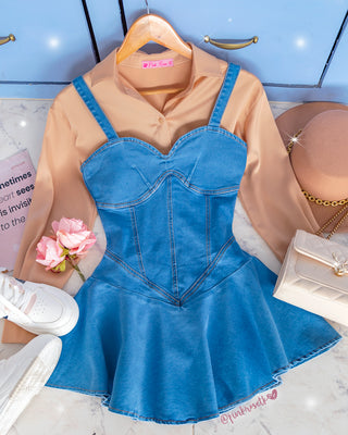Vestido blue jean claro corto princesa.