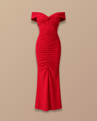 Vestido rojo largo recogido adelante