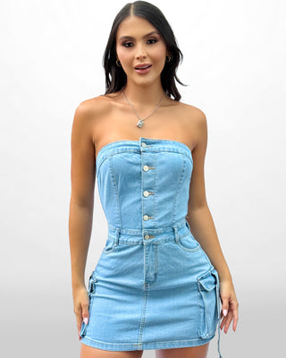 Vestido corto tipo cargo en jean