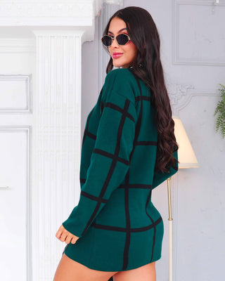 Vestido corto de cuadros con líneas negra
