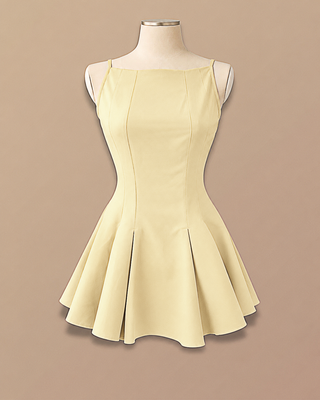VESTIDO CORTO AMARILLO CON ESCOTE CUADRADO Y FALDA DE TABLAS