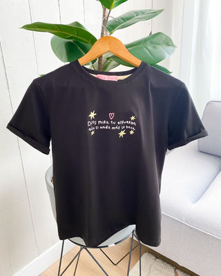 Camiseta con Mensaje  Bordado