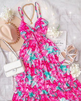 VESTIDO DE FLORES Y CADENA