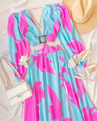 Vestido largo estampado de hojas y hebilla