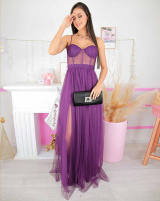 Vestido largo de tul de copas y apliques en el abdomen