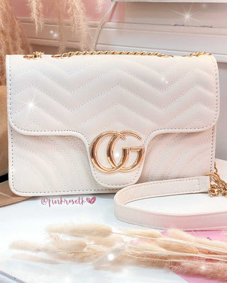 BOLSO BEIGE CON CADENA DORADA