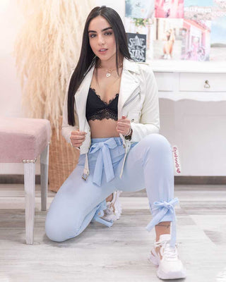 CROP TOP NEGRO DELICADO