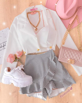 BLAZER BLANCO DE BOTONES DORADOS