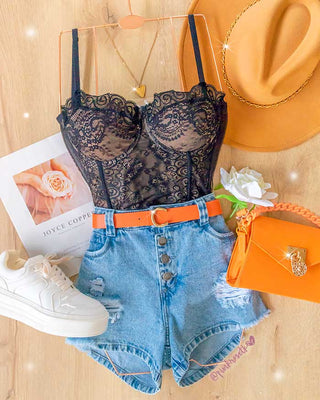 Short de jean con botones y desgaste