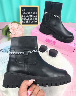 BOTINES CON CADENITA